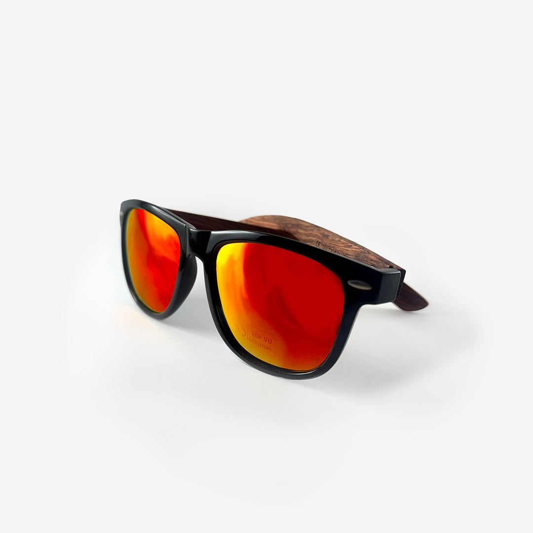 Lunette Close