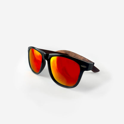 Lunette Close